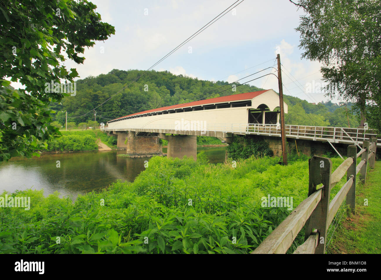 L'Phillippi Pont couvert sur la rivière vallée Tygart, Phillippi, West Virginia, USA Banque D'Images