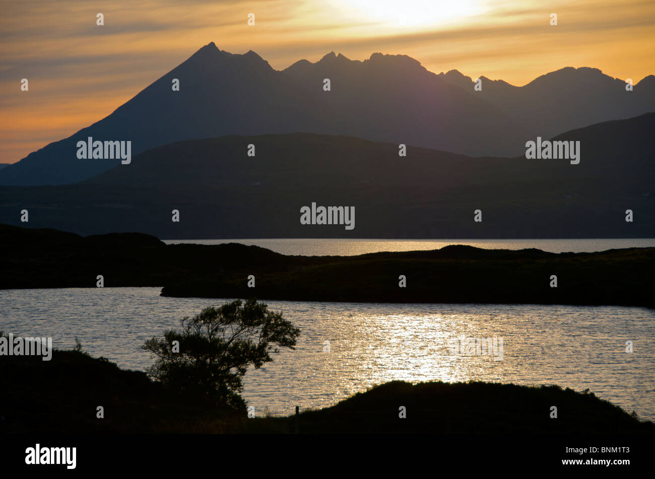 Eishort Loch coucher de soleil Île de Skye en Écosse Banque D'Images