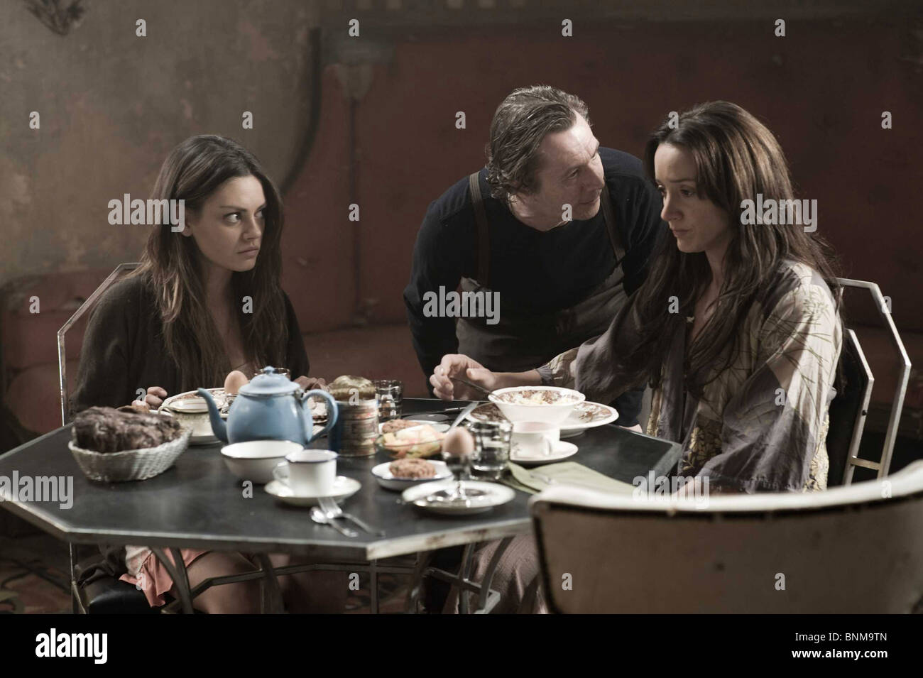 Le LIVRE D'ELI (2010) Gary Oldman, Jennifer Beals, Mila Kunis ALBERT HUGHES (DIR) 017 COLLECTION MOVIESTORE LTD Banque D'Images