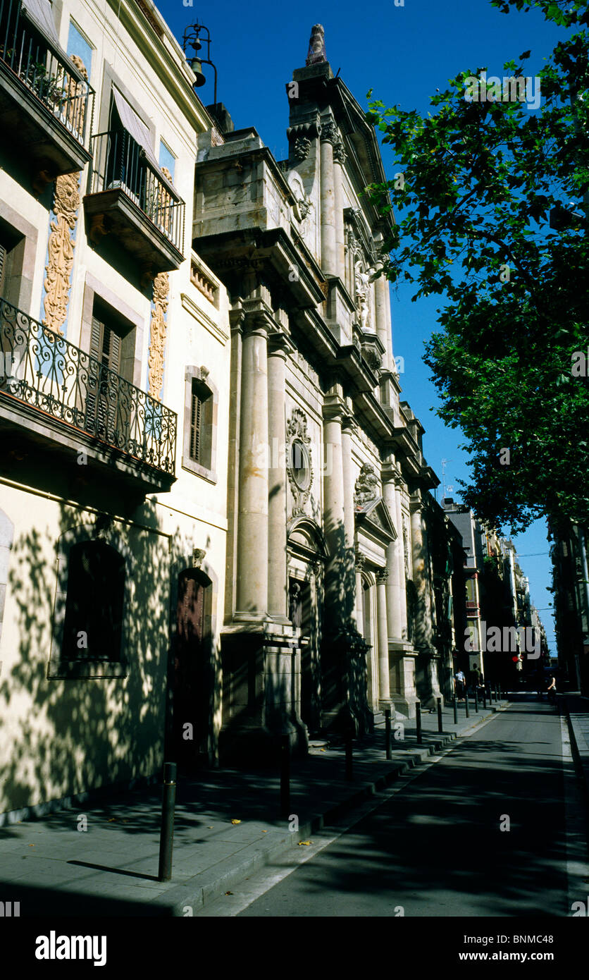 Església de Sant Miguel del Port sur la Plaça de la Barceloneta dans le quartier de Barceloneta de Barcelone. Banque D'Images