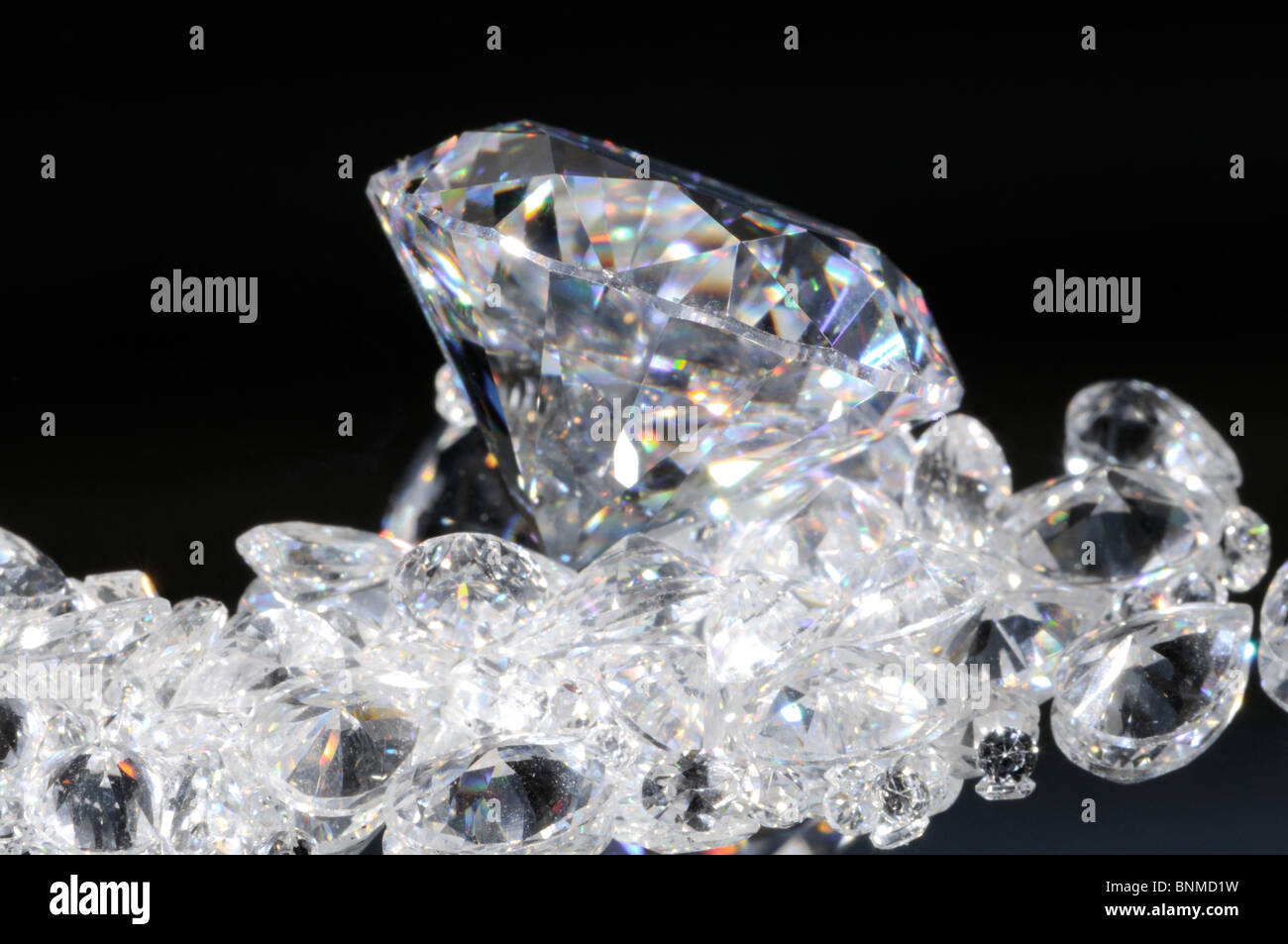 Les diamants laboratoire-créés (zircone cubique diamond membre suppléant) Banque D'Images