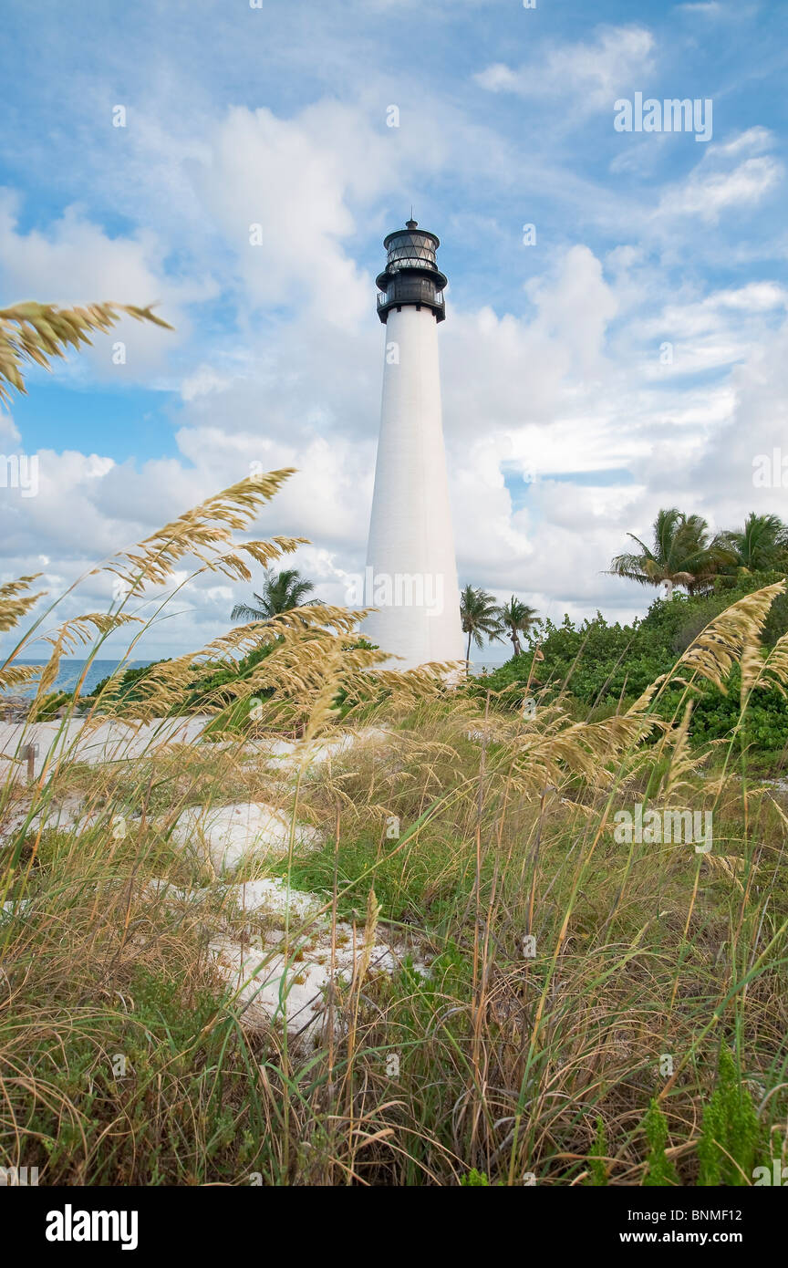 Le phare de Cape Florida situé dans la zone de loisirs Bill Baggs. Key Biscayne, Floride Banque D'Images