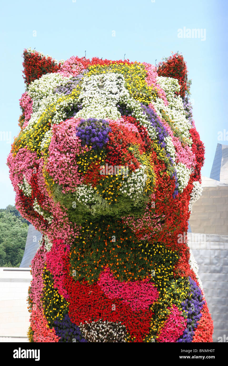 Espagne Pays Basque Bilbao musée Guggengeim chien sculpture