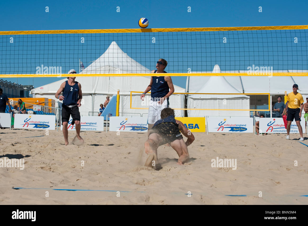 British Open leg du volley-ball Angleterre Beach Tour 2010, tenue à Poole, Sandbanks. Des espoirs olympiques, Luc et Jake Gerbe Banque D'Images