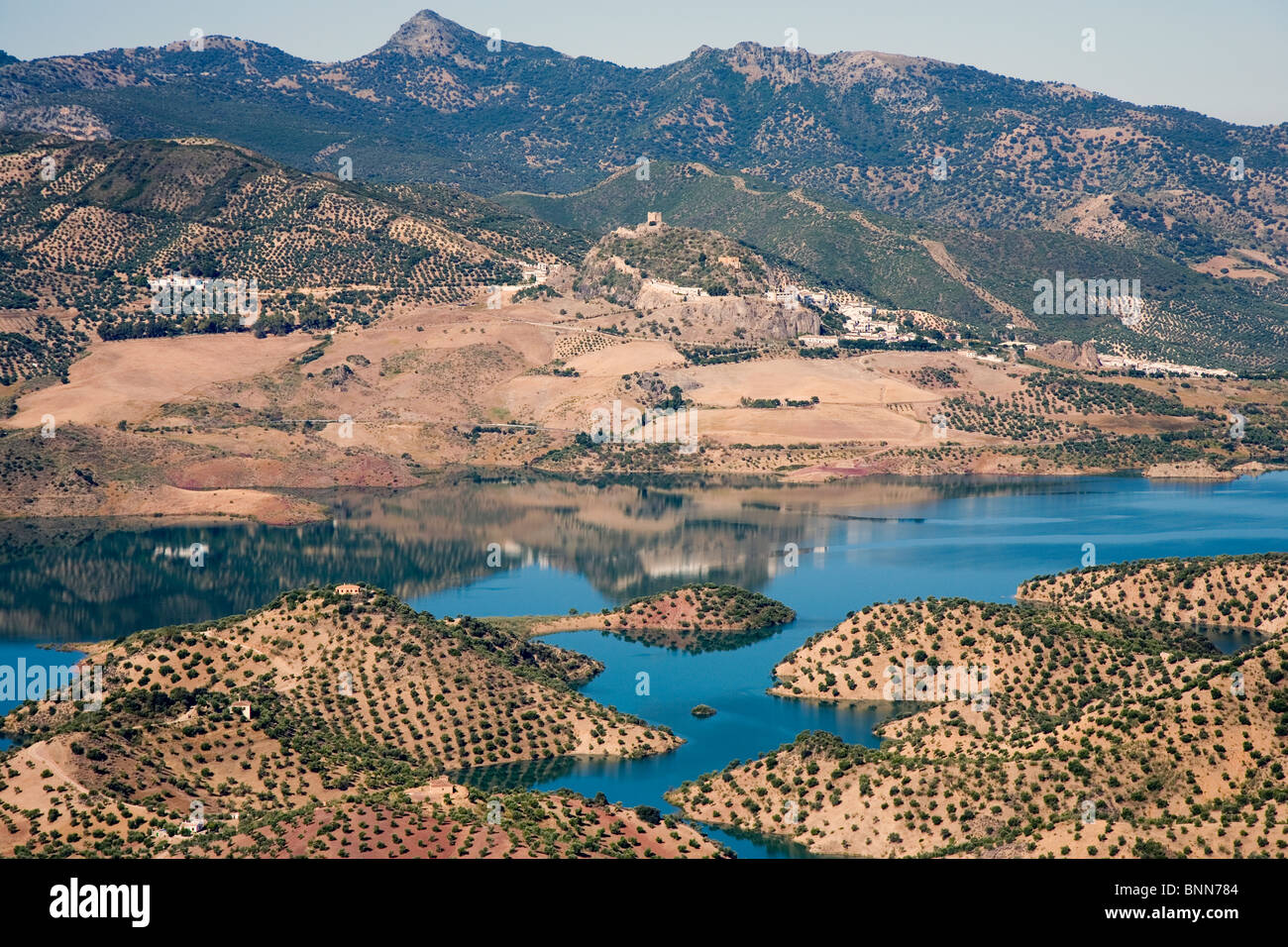 Vue sur le lac à proximité de Zahara de la sierra ronda cadiz Banque D'Images