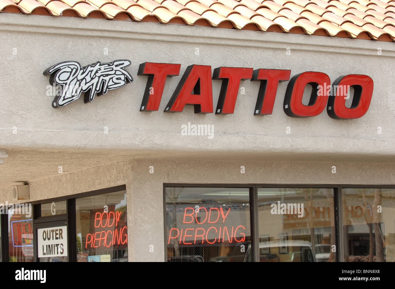Tatouage et body piercing shop à Orange en Californie. Banque D'Images