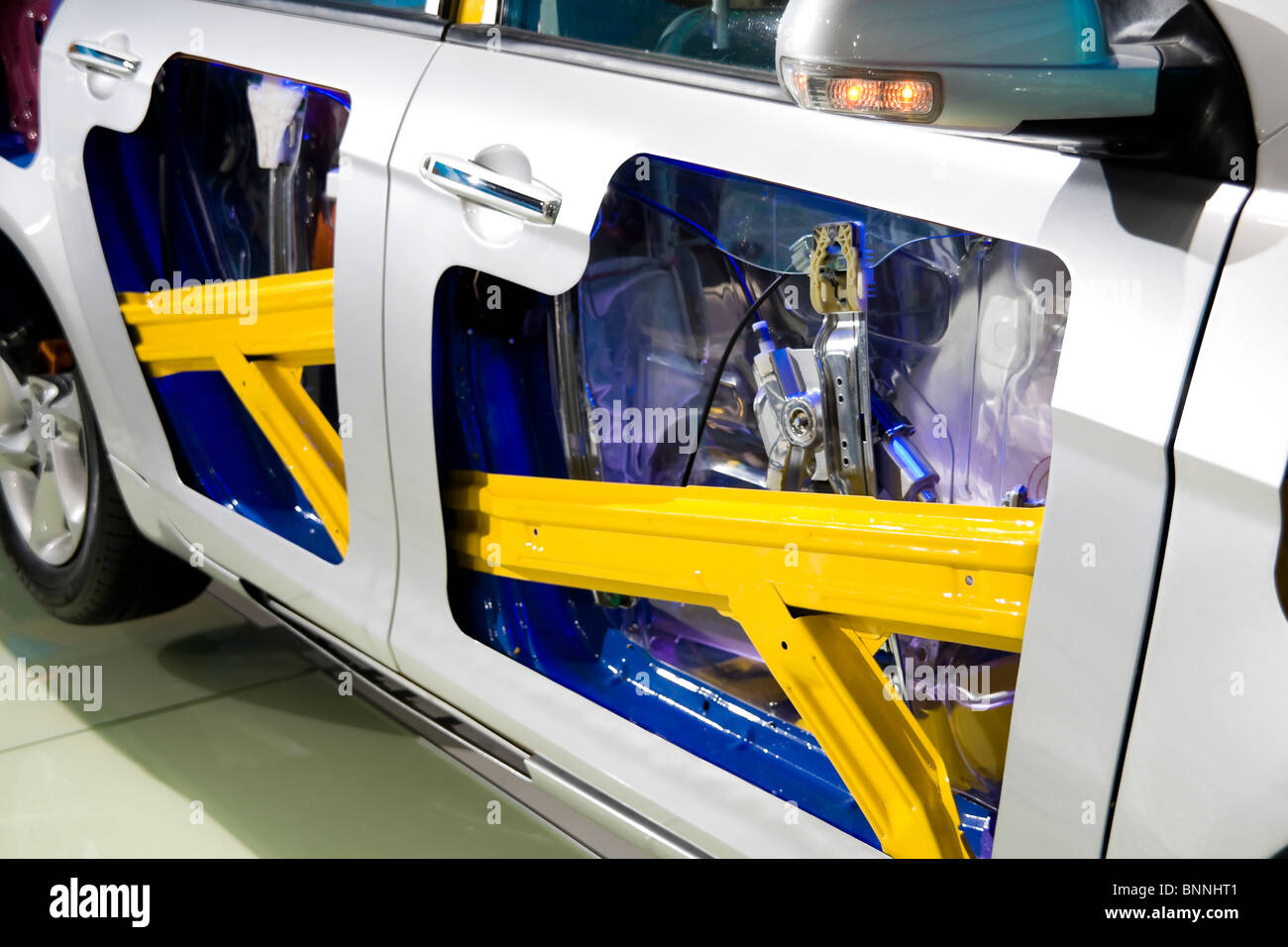 Coupe des portières de voitures pare-chocs sensibles Banque D'Images