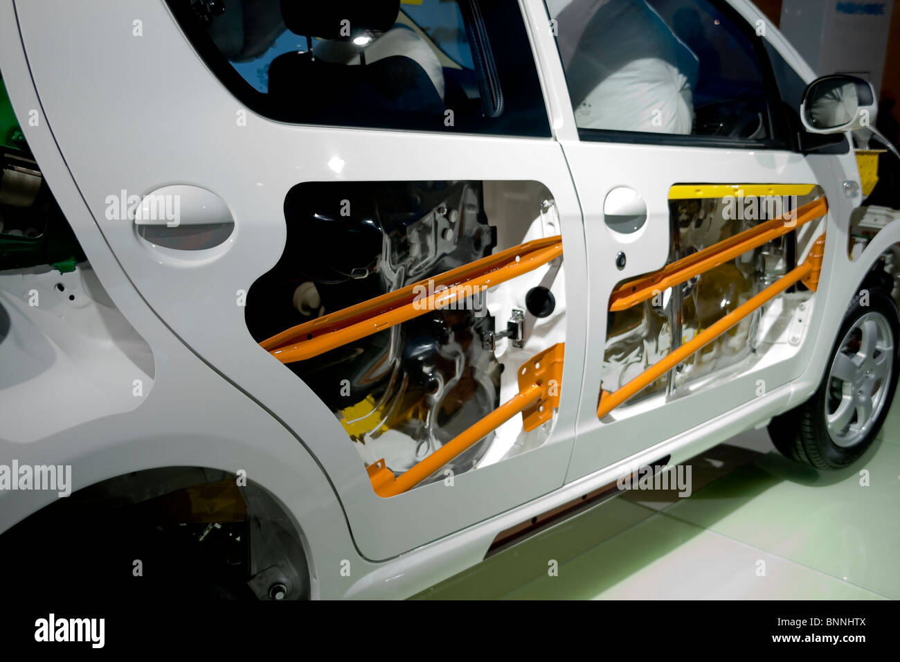 Coupe des portières de voitures pare-chocs sensibles Banque D'Images