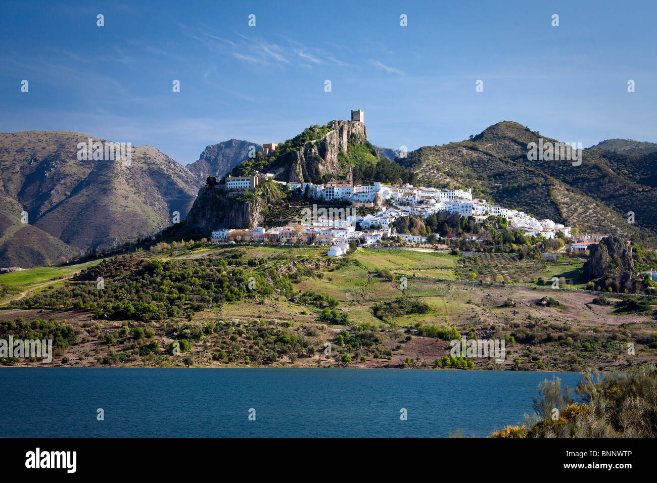 Andalousie espagne Sierra de Grazalema Zahara de la Sierra village vacances Vacances, Voyage Banque D'Images