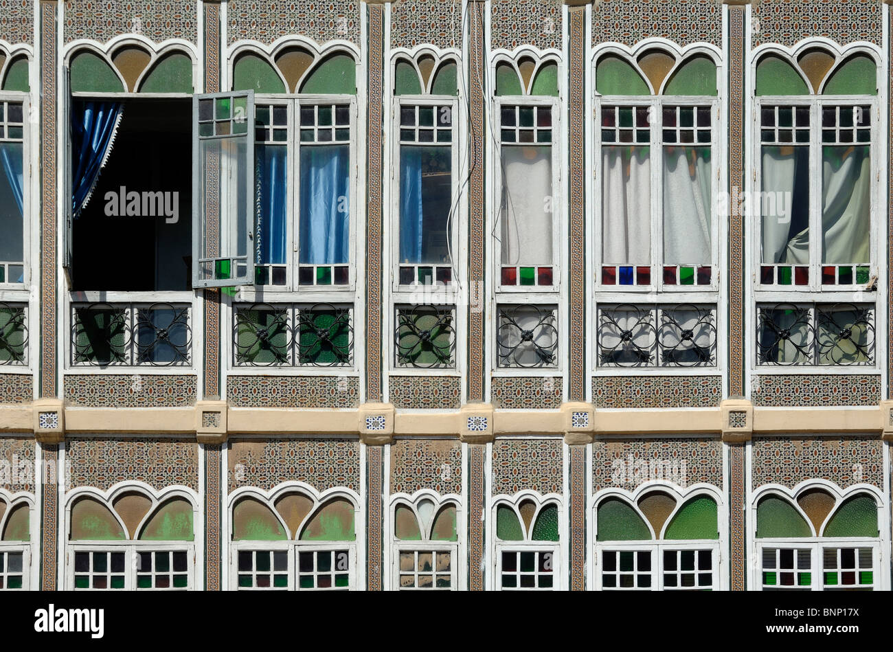 Fenêtre ouverte d'Window-Balcony Vitrail Clos, Melilla, Espagne Banque D'Images