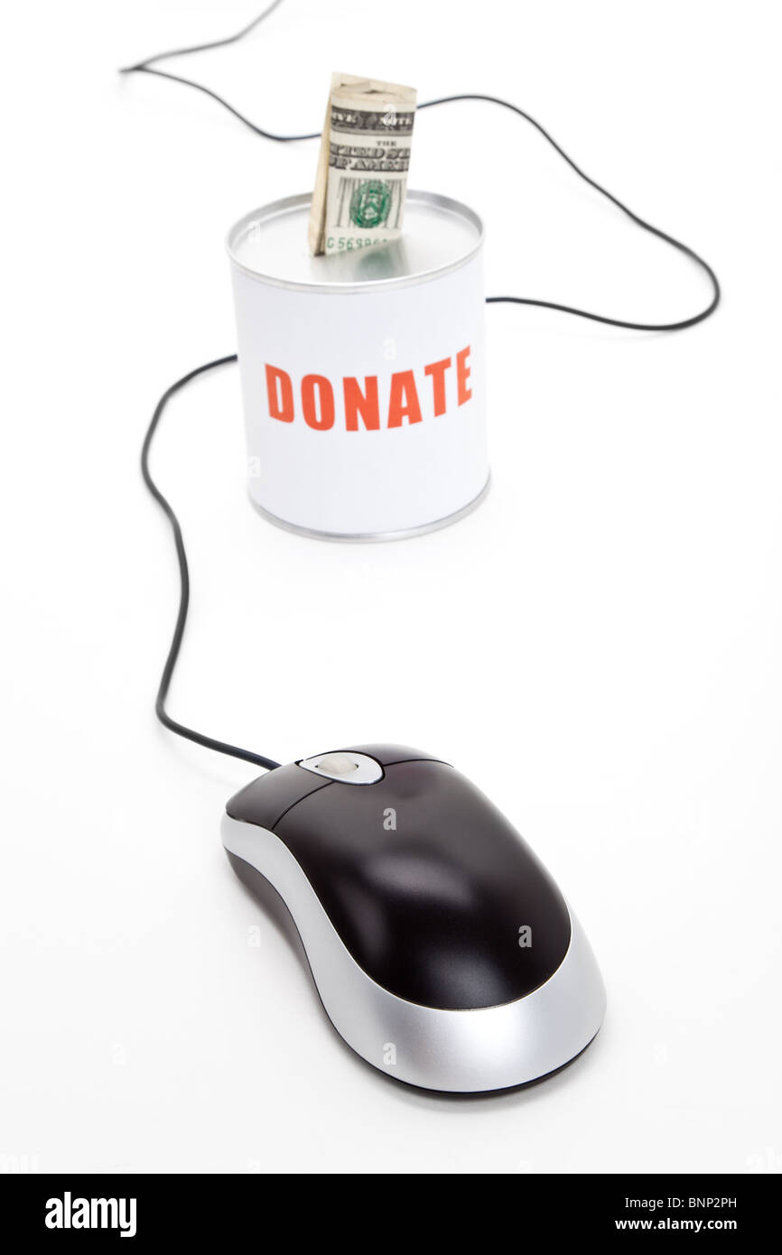 Boîte de donation et souris d'ordinateur, concept de soins et d'amour Banque D'Images