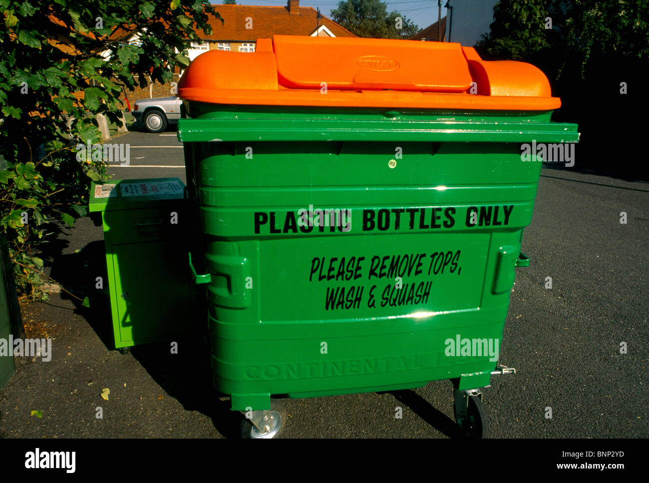 Bac de recyclage pour les bouteilles en plastique Banque D'Images