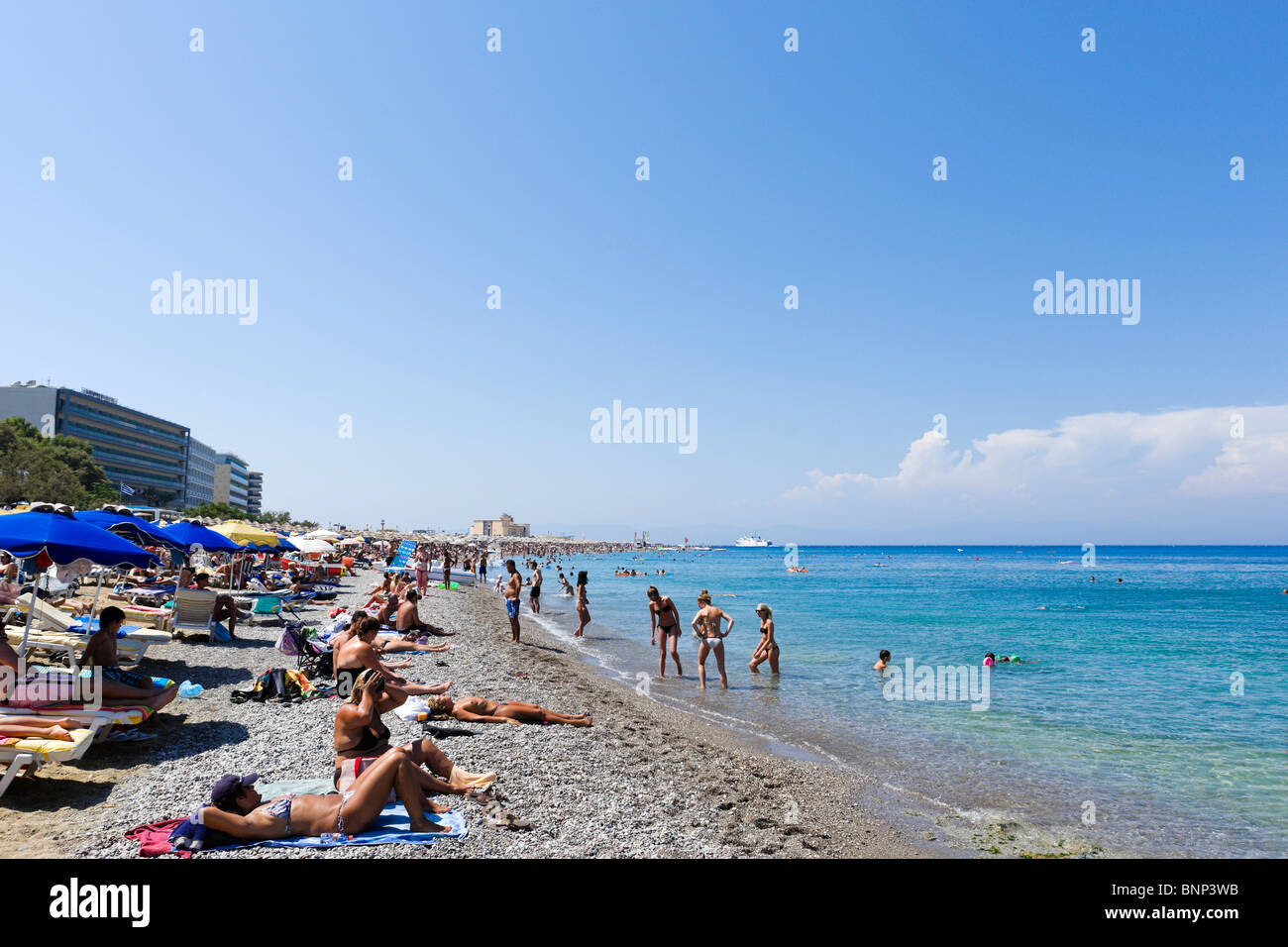 Plage Elli en Rhodes, Rhodes, Grèce Banque D'Images