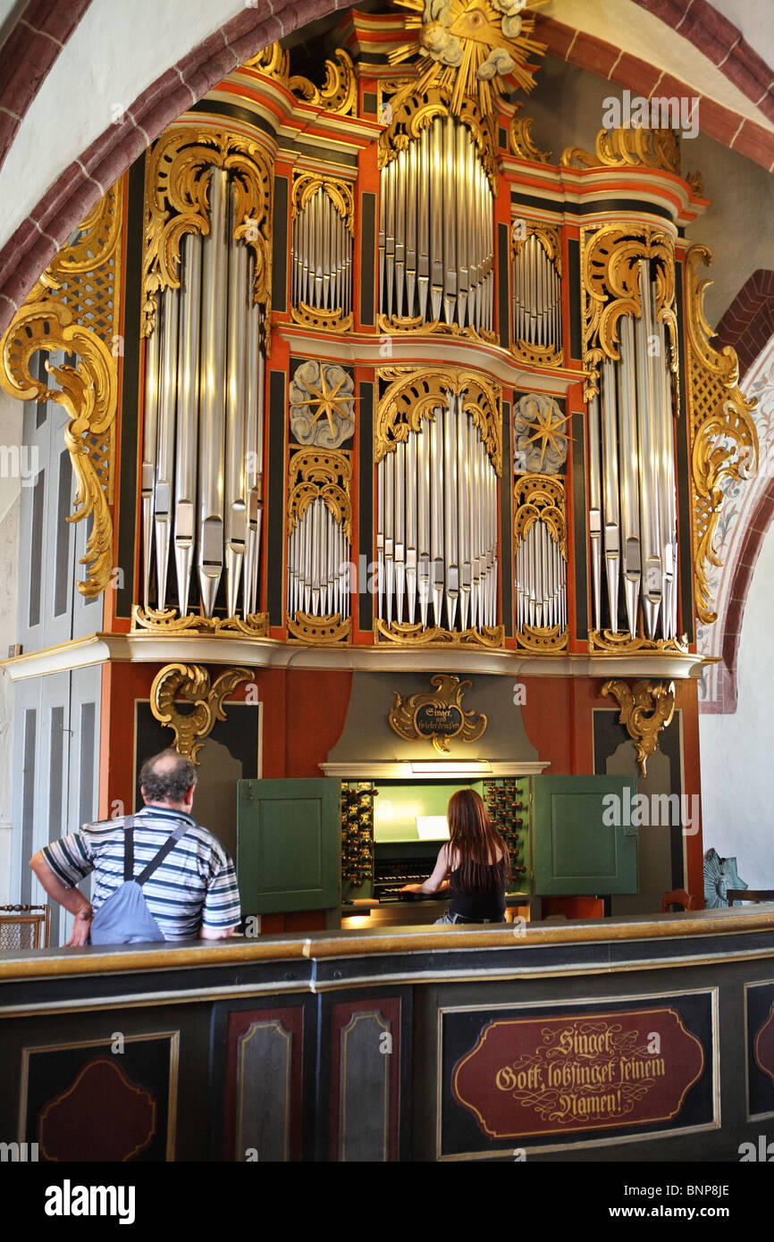 L'orgue dans l'église de Sainte Catherine à Lenzen, Allemagne, Europe. Banque D'Images
