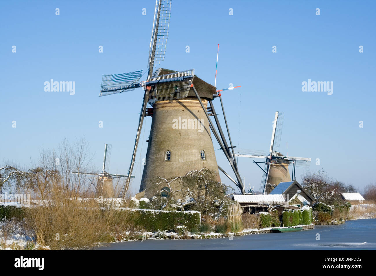 Touristiques néerlandais site du moulin de Kinderdijk. Zuid-Holland, Pays-Bas Banque D'Images