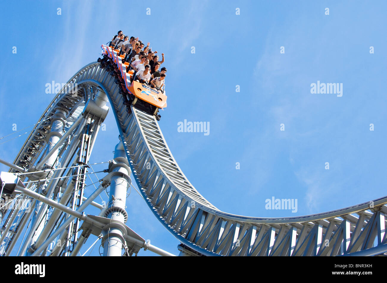 Le Thunder Dolphin en montagnes russes du parc d'Attractions Korakuen, Tokyo, Japon. Banque D'Images