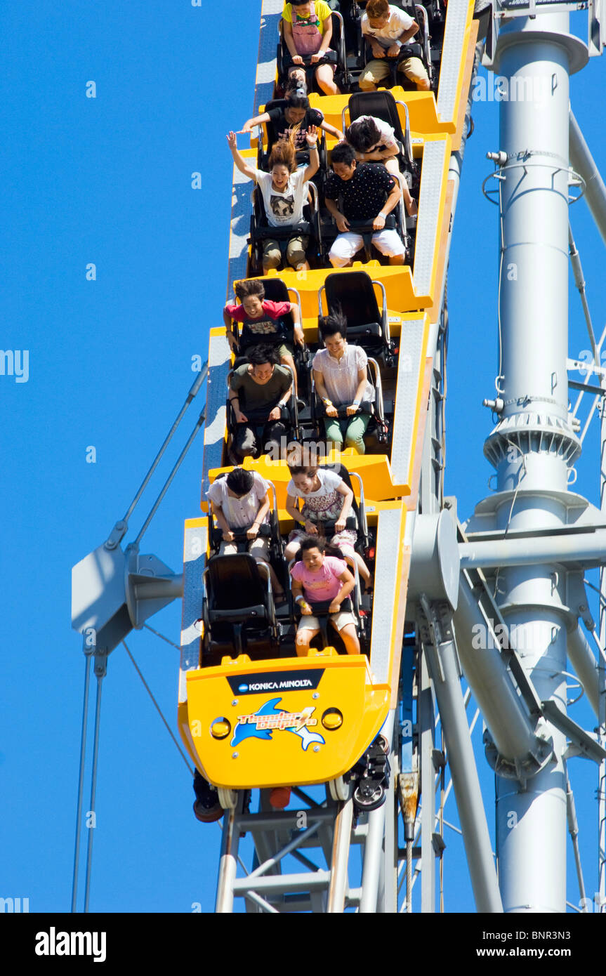 Le Thunder Dolphin en montagnes russes du parc d'Attractions Korakuen, Tokyo, Japon. Banque D'Images