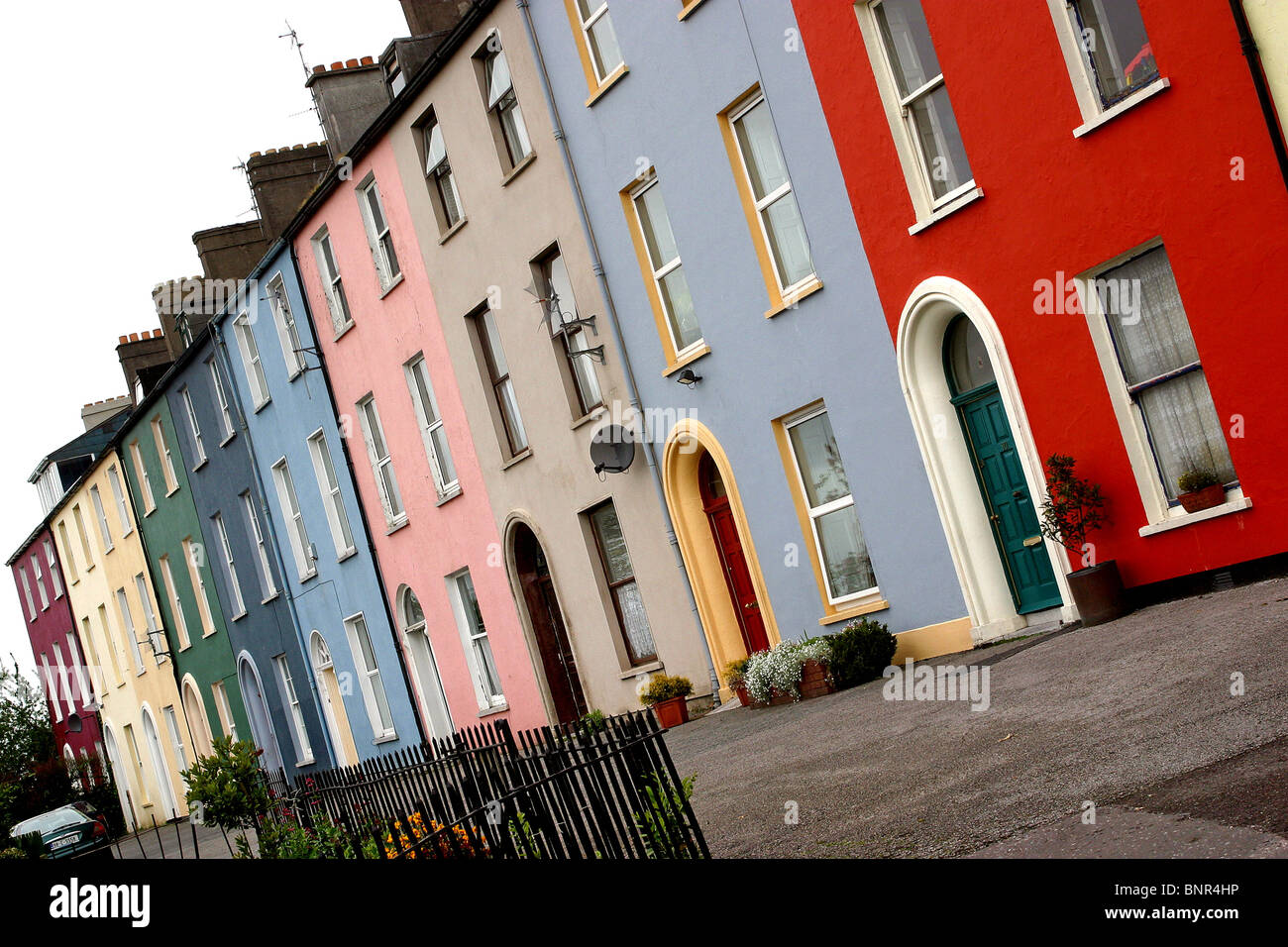 Irlande, Cork, York terrasse, trois maisons peintes de couleurs vives histoire Banque D'Images