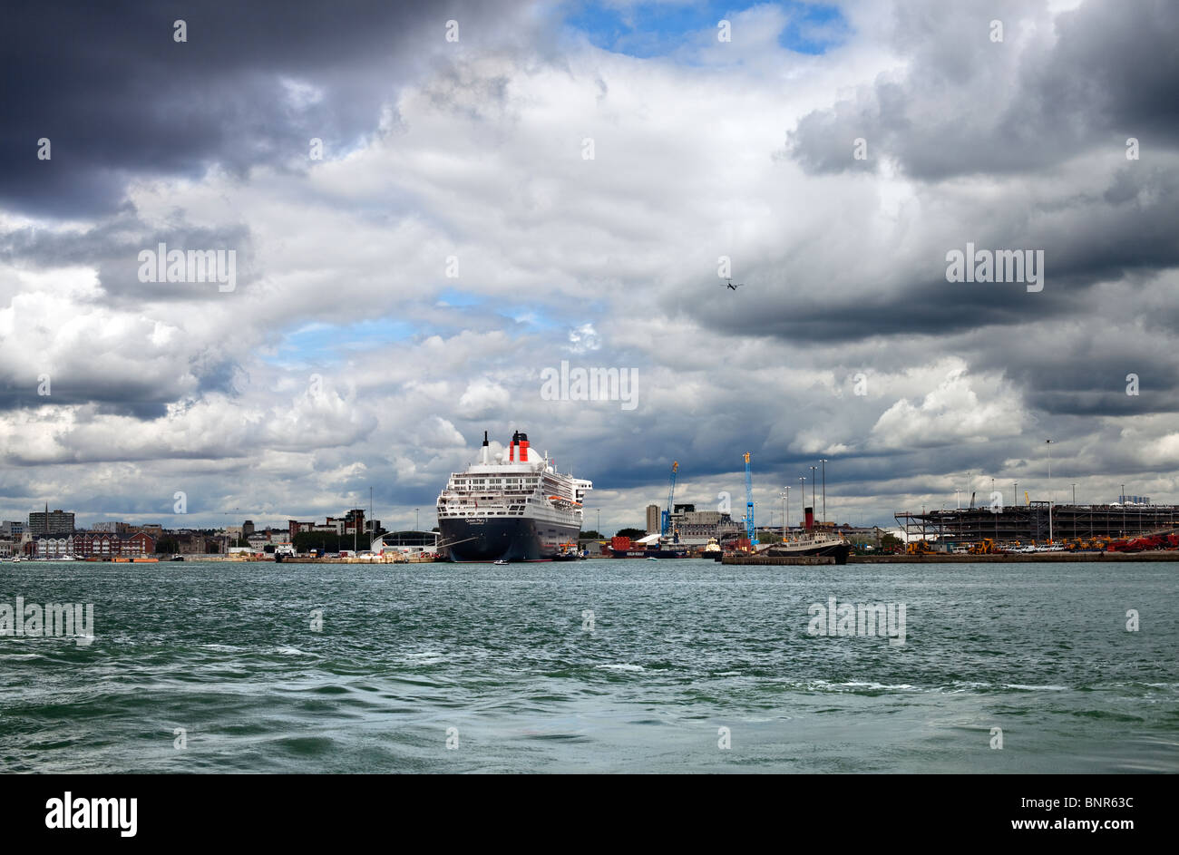 Queen Mary 2 au port de Southampton, England, UK Banque D'Images