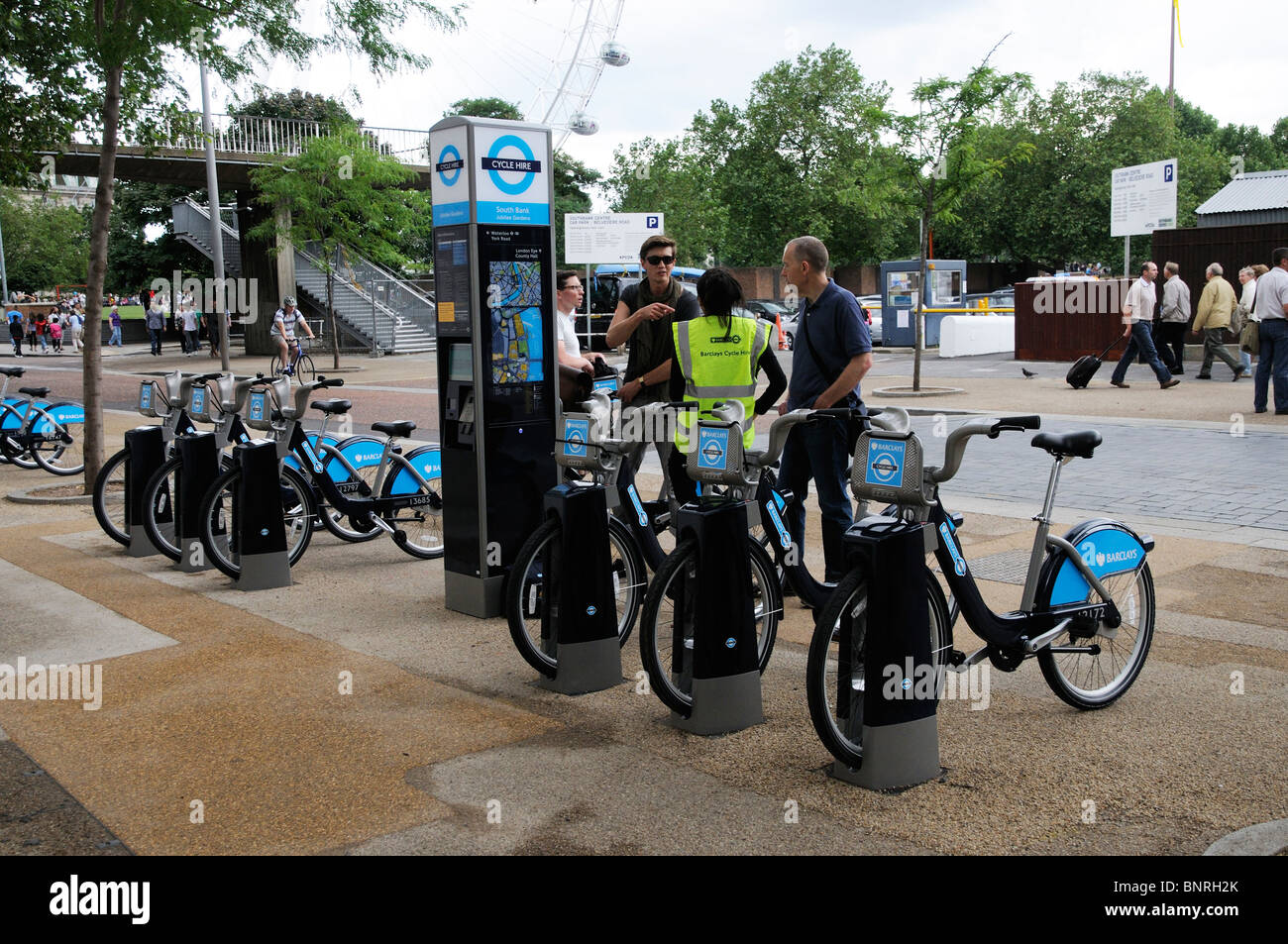 Schéma du cycle public conjointement avec Barclay's et Transport for London cycles à la station d'accueil sur la rive sud de Londres Banque D'Images
