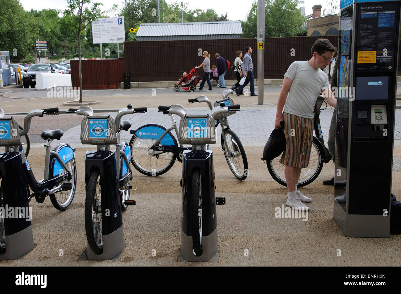 Schéma du cycle public conjointement avec Barclay's et Transport for London cycles à la station d'accueil sur la rive sud de Londres Banque D'Images