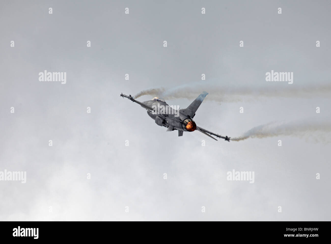 Farnborough Lockheed Martin F-16C Fighting Falcon re-chaleur Banque D'Images
