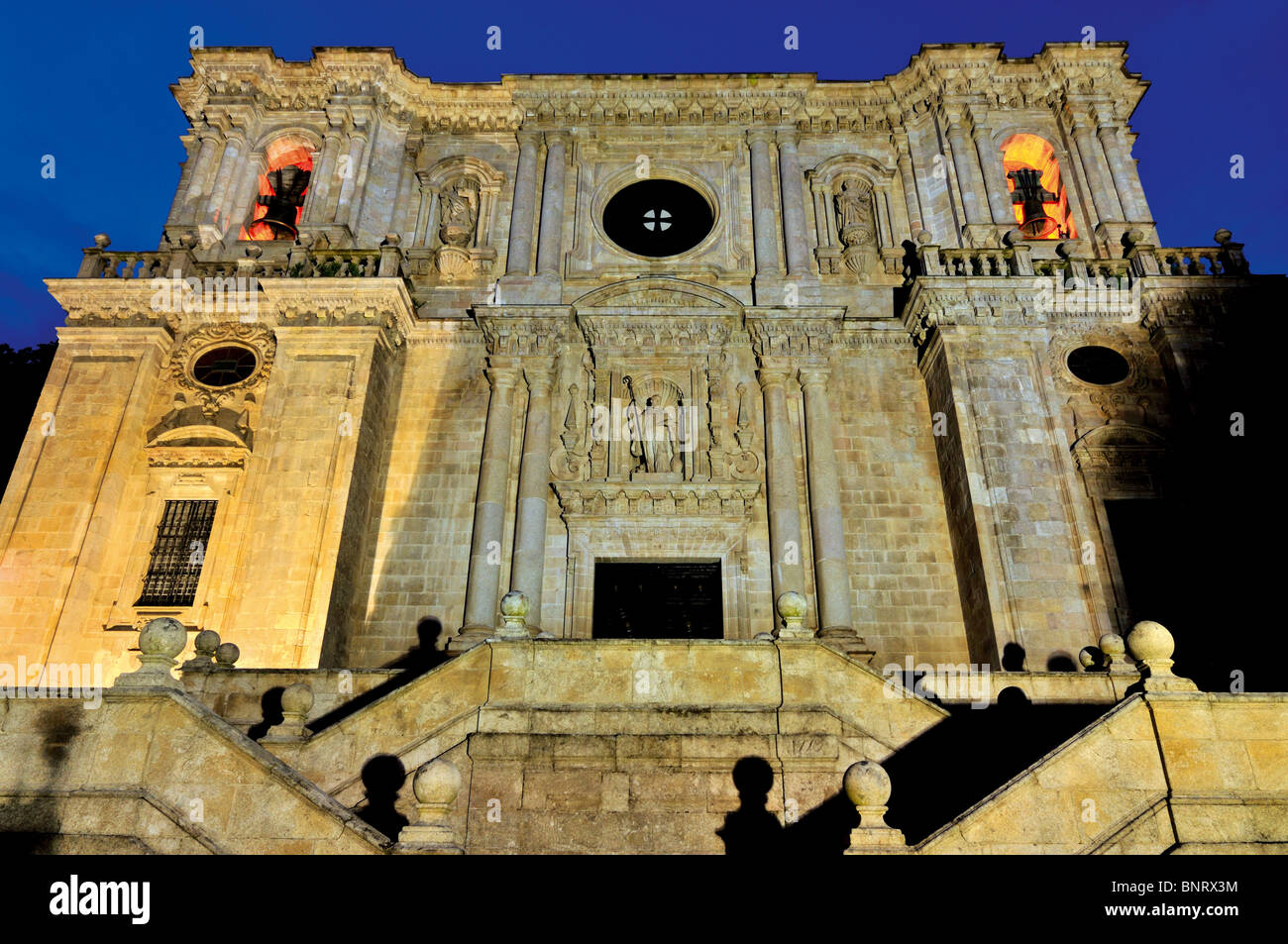 L'Espagne, Saint James Way : façade principale de la basilique du monastère de Samos Santiago de La Ribera Banque D'Images
