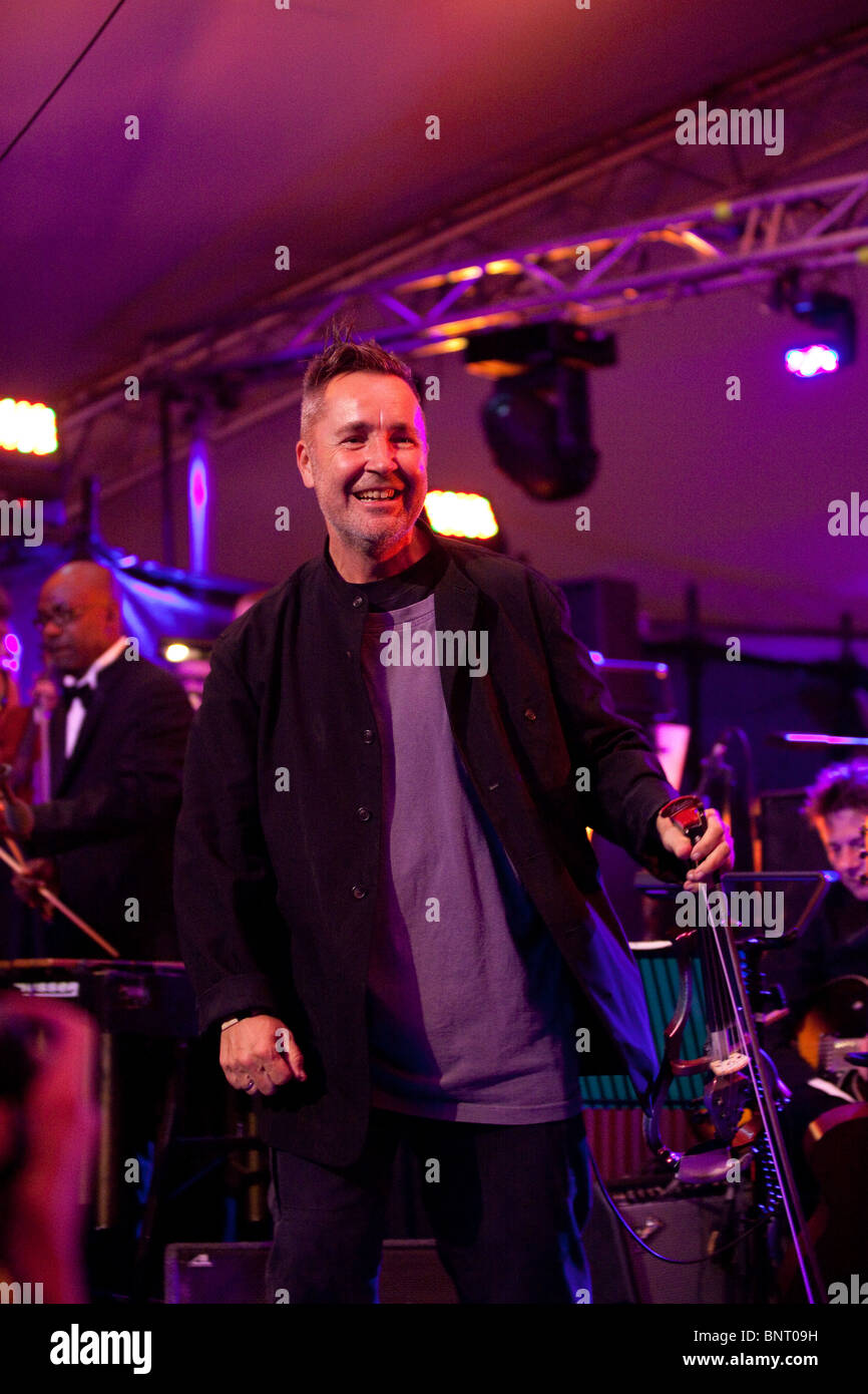 Nigel Kennedy qui se produiront au festival Latitude,Henham Park, Suffolk, Angleterre. Banque D'Images