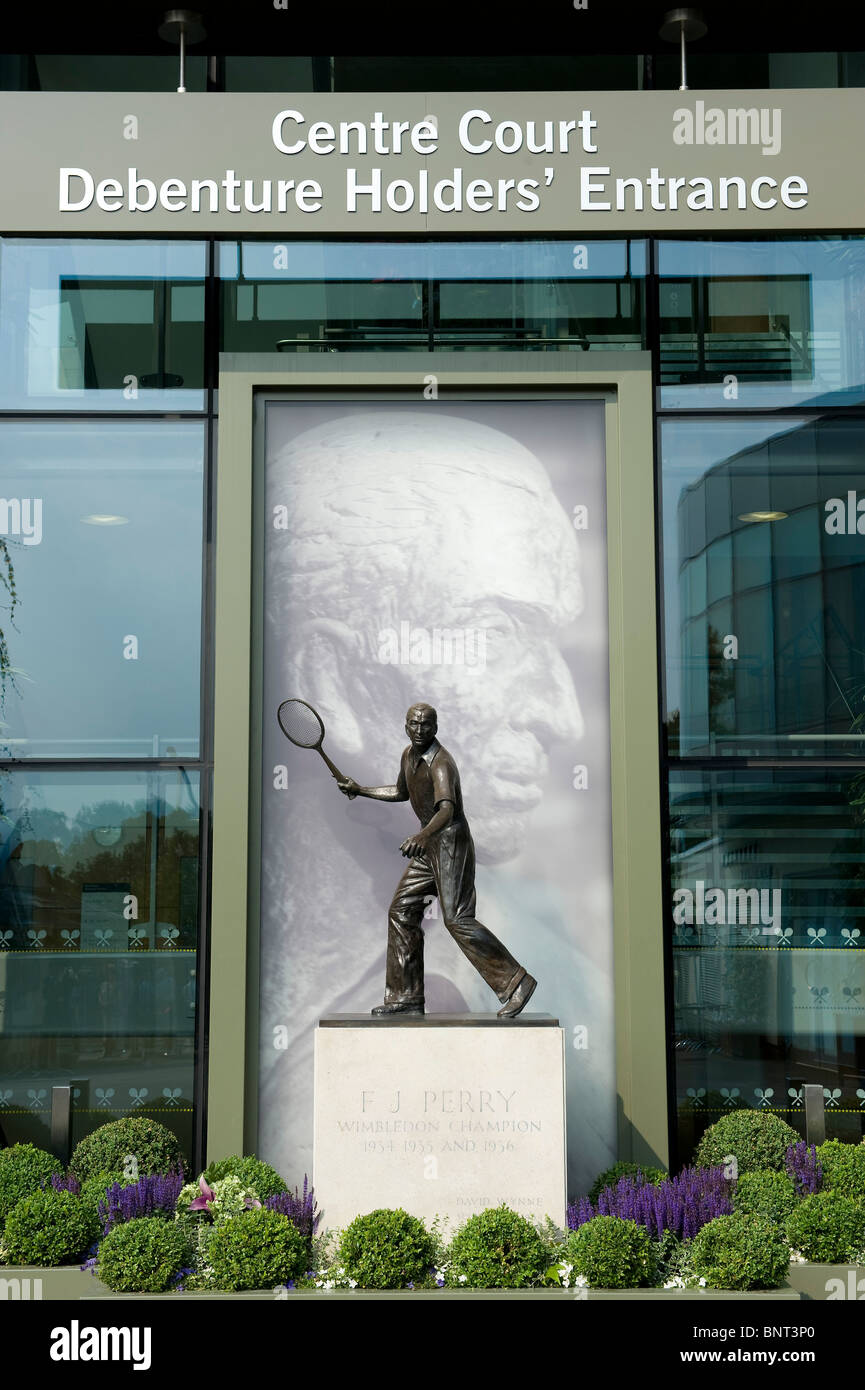 Au cours de la statue de Fred Perry Tennis de Wimbledon 2010 Banque D'Images