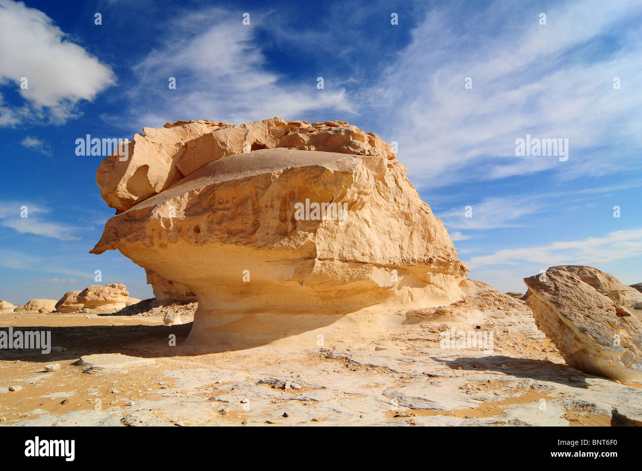 Les formations de roche dans le désert blanc, en Egypte. Banque D'Images