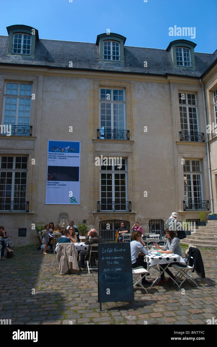 Institut suédois restaurant Courtyard de l'hôtel de Marle dans le quartier du Marais centre de Paris France Europe Banque D'Images
