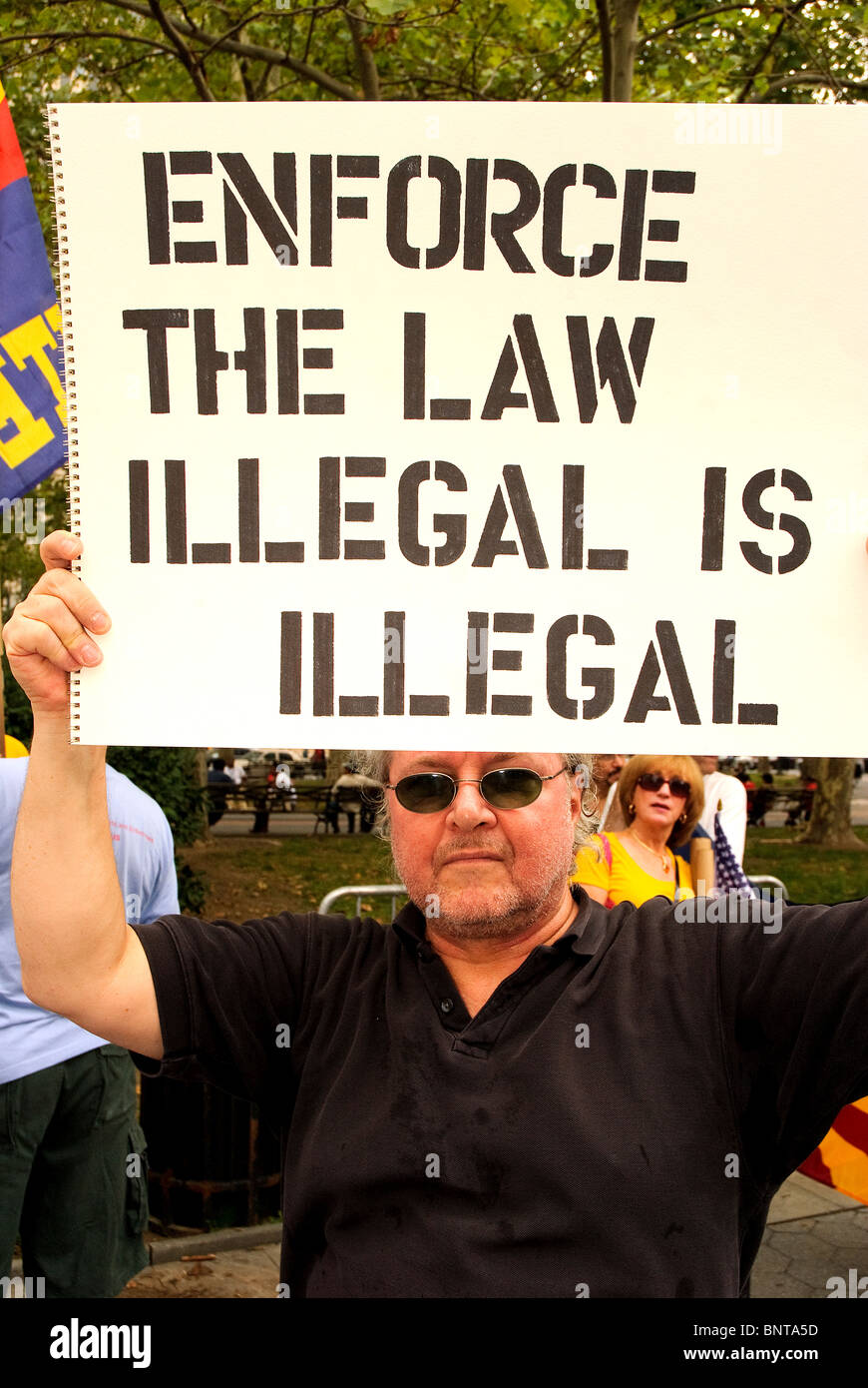 Le "Nous sommes tous Arizona' mars à New York le 29 juillet, Brooklyn-Manhattan, pour protester contre le droit de l'Arizona SB 1070 -- voir la description. Banque D'Images