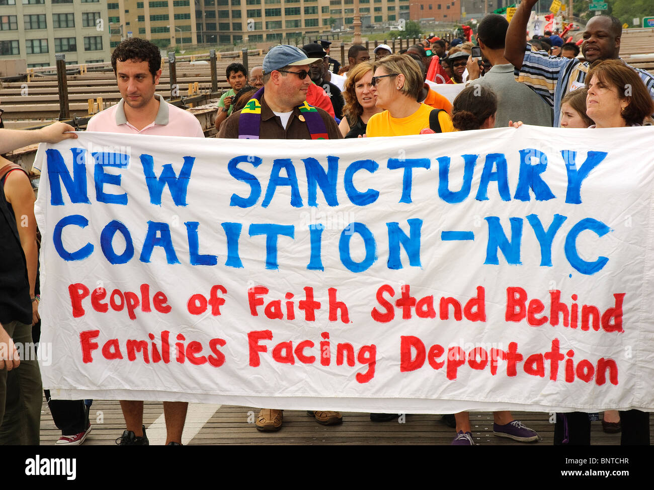 Le "Nous sommes tous Arizona' mars s'est tenue à New York le 29 juillet, Brooklyn-Manhattan, pour protester contre le SB 1070 Loi de l'Arizona. Banque D'Images