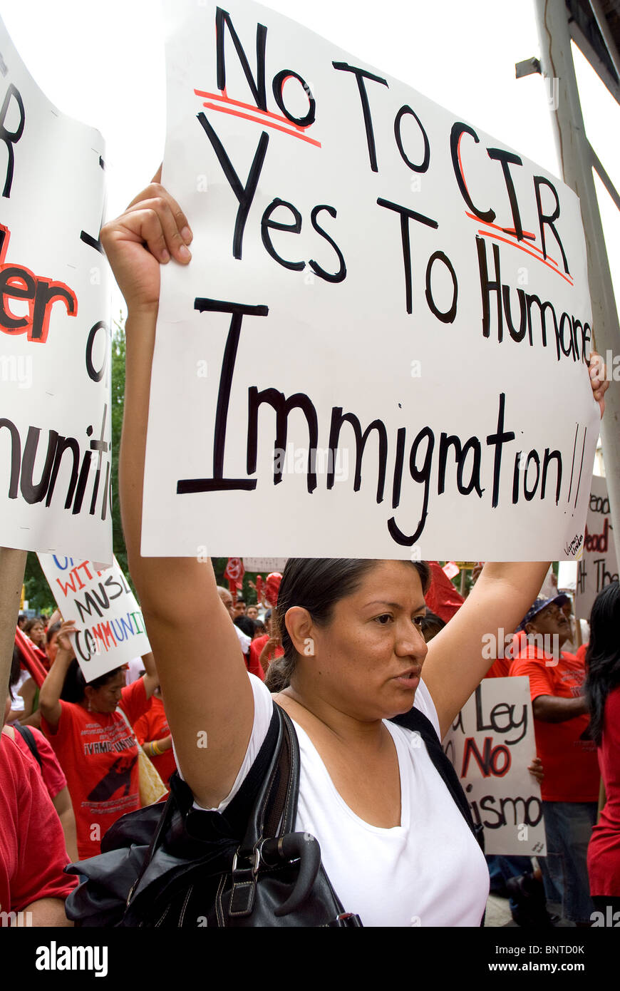 Le "Nous sommes tous Arizona' mars s'est tenue à New York le 29 juillet, Brooklyn-Manhattan, pour protester contre le SB 1070 Loi de l'Arizona. Banque D'Images