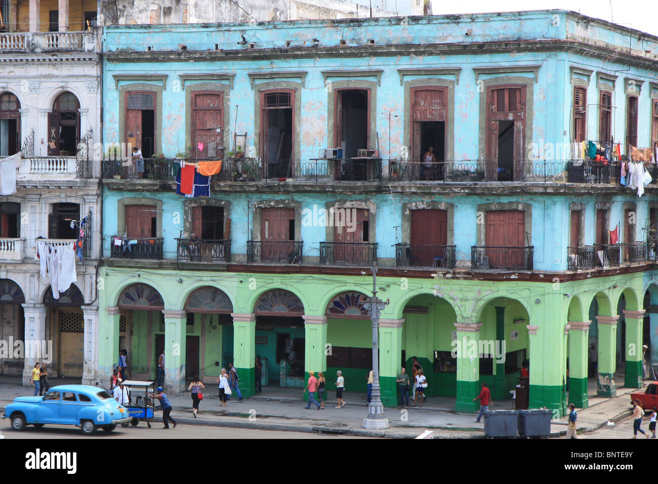 Vieux bâtiment de style colonial, La Havane, Cuba Banque D'Images