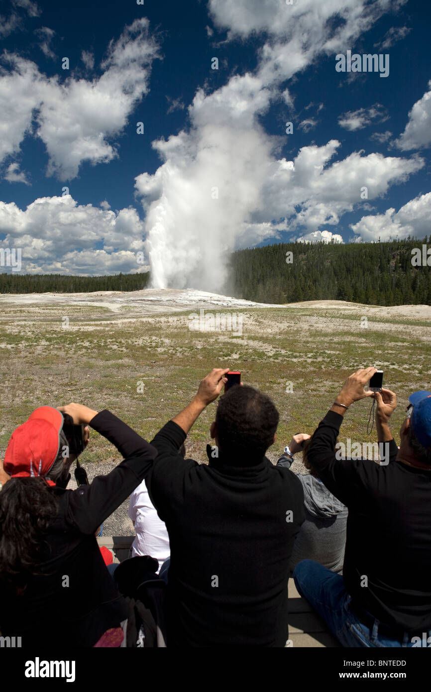 USA - Parc National de Yellowstone, Wyoming - Old Faithful Geyser Banque D'Images