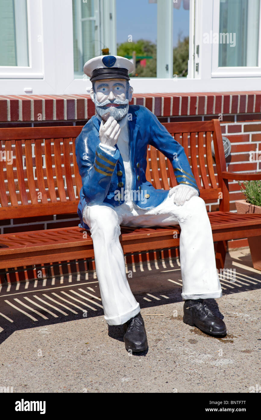 Statue d'un marin, l'île de Langeoog, en Frise orientale, Basse-Saxe, Allemagne Banque D'Images