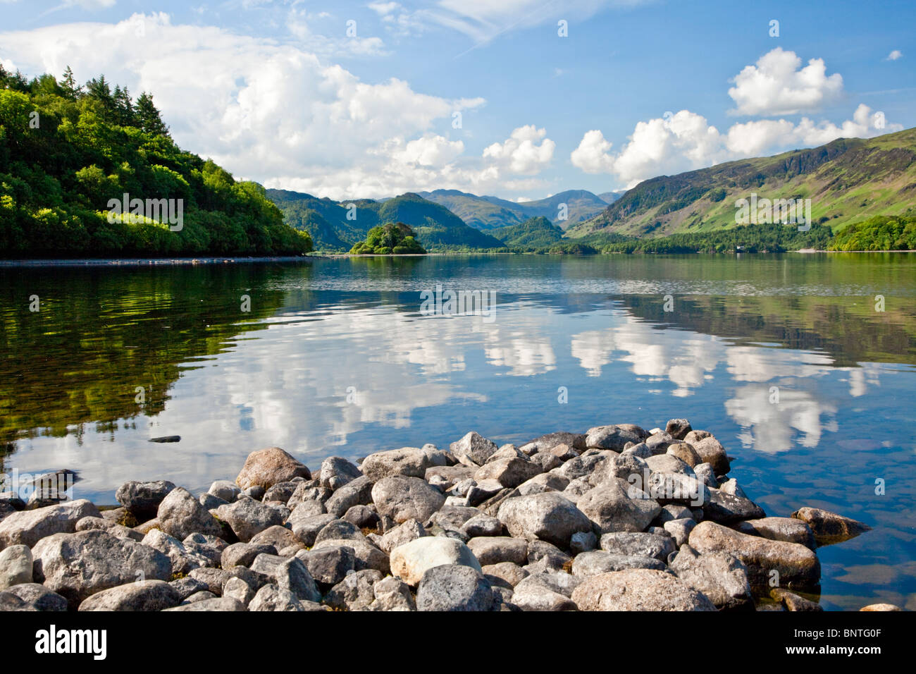 Derwent Water dans le Parc National du Lake District, Cumbria, England, UK Banque D'Images