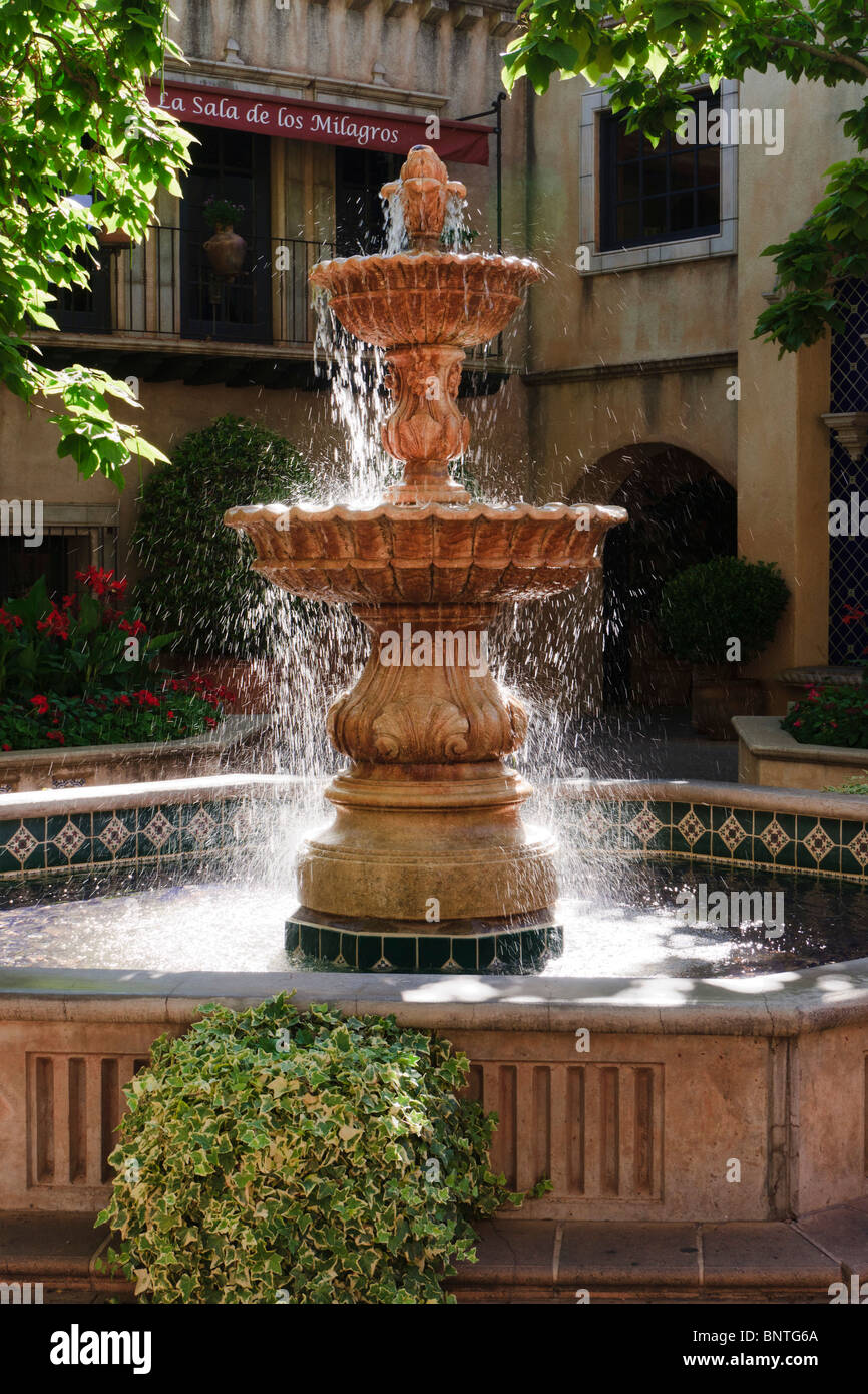 Sedona, Arizona, USA - Tlaquepaque détail inspiration mexicaine cour village Banque D'Images