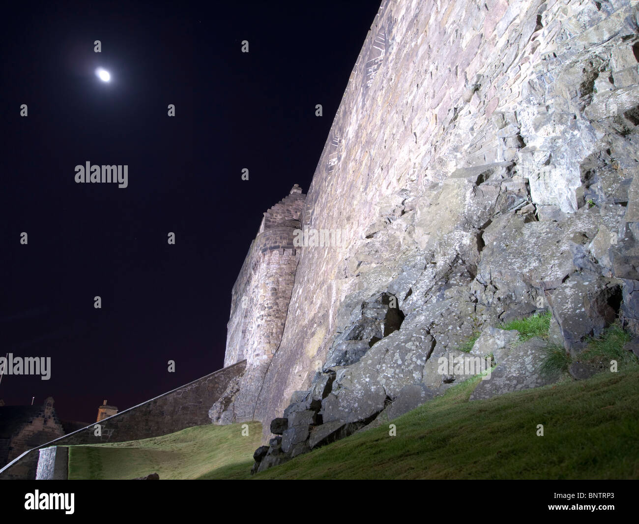 Le Château d'édimbourg remparts la nuit Banque D'Images