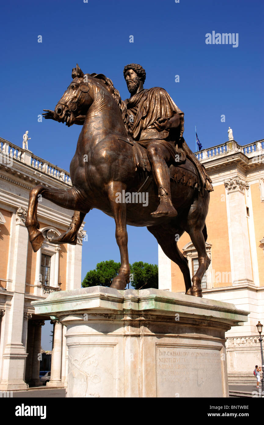 Italie, Rome, Piazza del Campidoglio, statue de Marcus Aurelius Banque D'Images