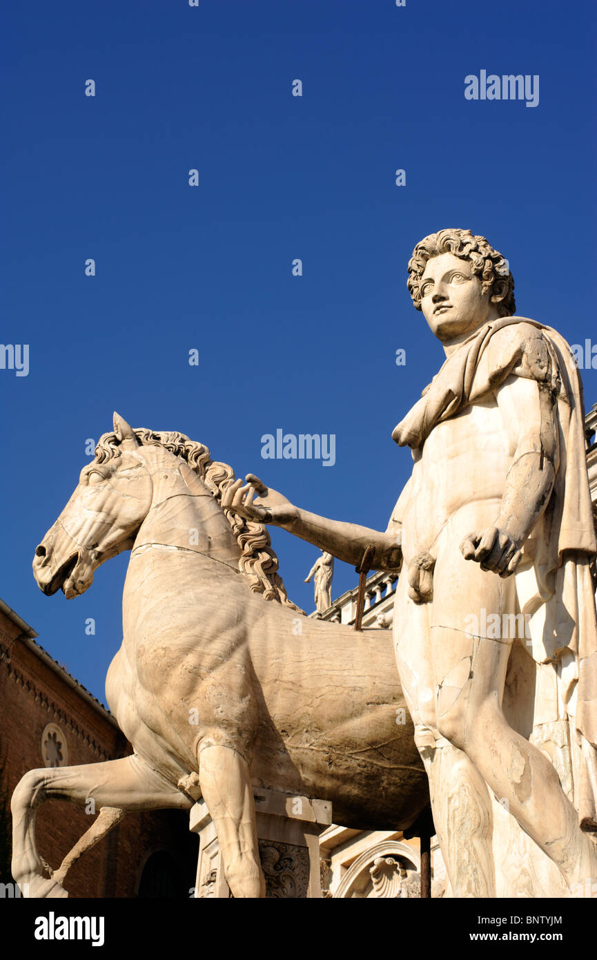Italie, Rome, Campidoglio, statue de Castor Banque D'Images