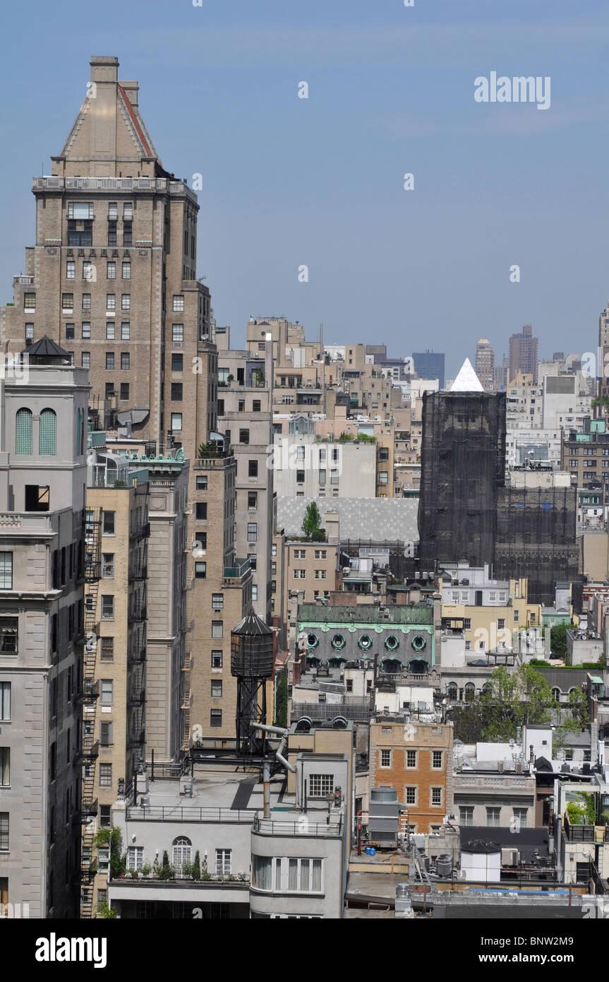 La Pierre, l'emblématique phare américain de Taj Hotels sur la Cinquième Avenue de New York donnant sur Central Park vue fenêtre Banque D'Images