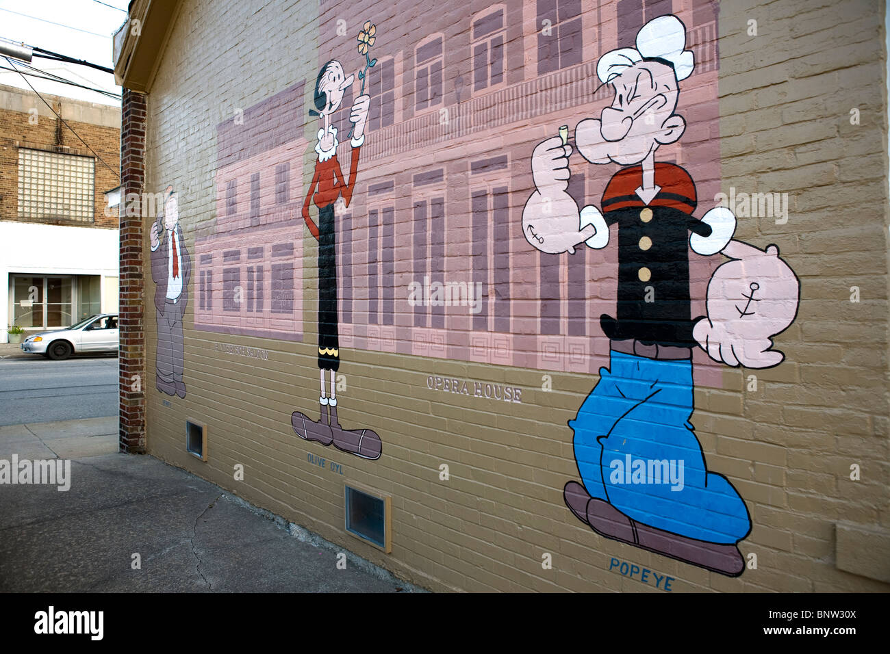 Olive Oyl et Popeye, personnages créés par Joval Crisler Segar en 1919, ornent le mur d'un bâtiment à Chester, l'Illinois. Banque D'Images