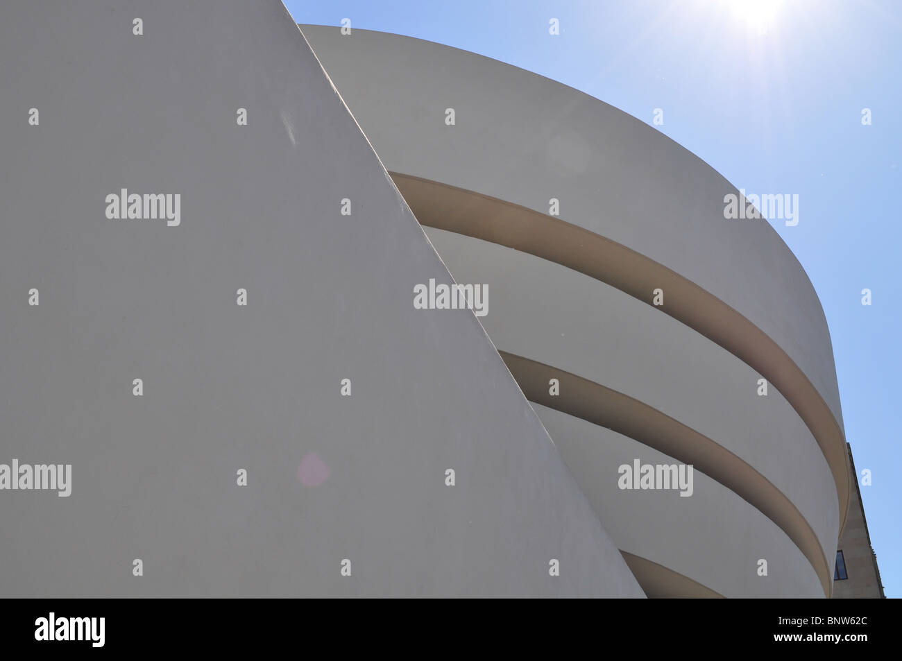 Solomon R. Guggenheim Museum conçu par Frank Lloyd Wright et situé sur l'Upper East Side de Manhattan à New York City Banque D'Images