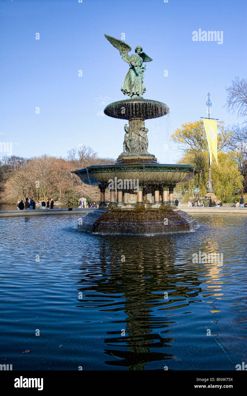 Ange des eaux et fontaine Bethesda exposée à New York City's Central Park Banque D'Images