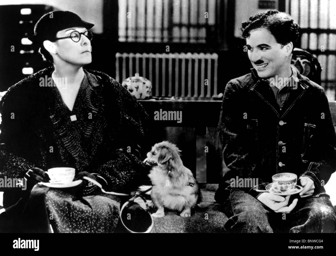 MIRA MCKINNEY, CHARLIE CHAPLIN, LES TEMPS MODERNES, 1936 Banque D'Images