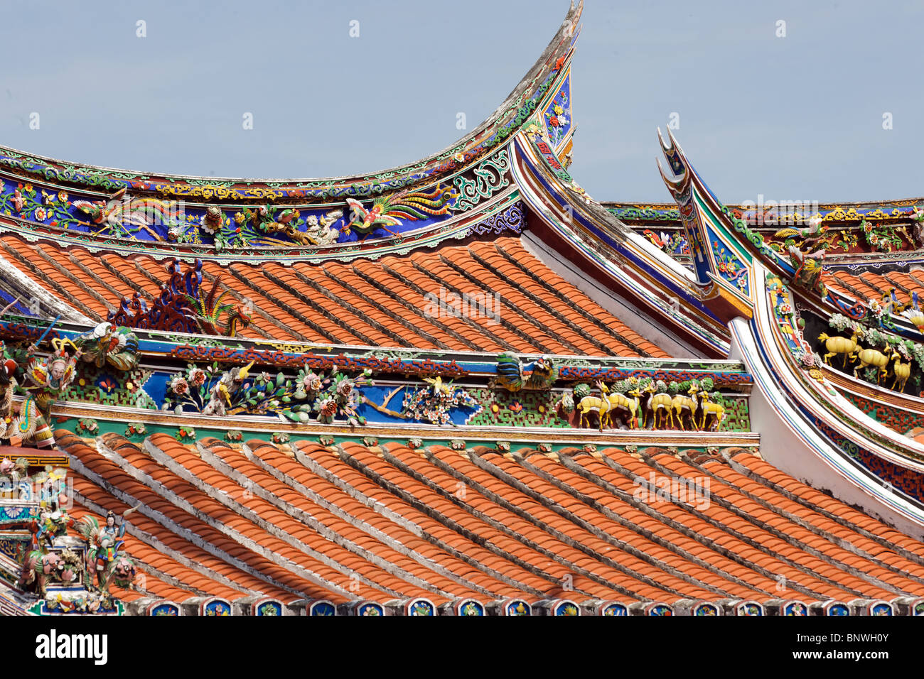 Temple Cheng Hoon Teng mythologie sculpture montrant sur le toit des tuteurs, Melaka, Malaisie Banque D'Images