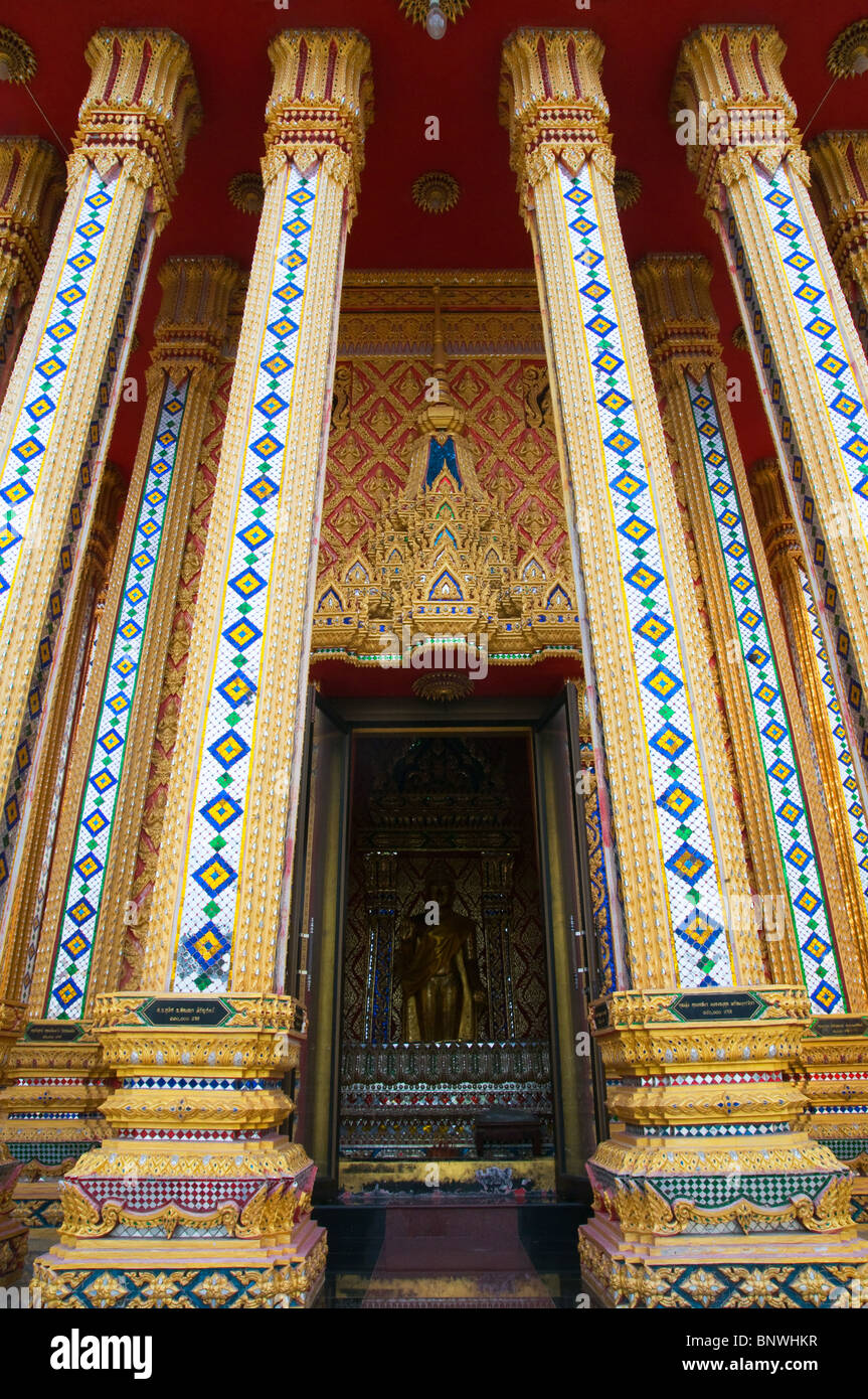 Entrée de Wat Khao Phra Sri Sanpetchayaram dans l'ancienne ville d'U Thong en Thaïlande Suphanburi,. Banque D'Images