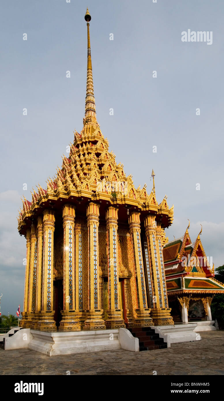 Wat Khao Phra Sri Sanpetchayaram dans l'ancienne ville d'U Thong en Thaïlande Suphanburi,. Banque D'Images
